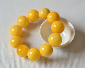 蜜蜡的作用与寓意,蜜蜡的功效与作用佩戴禁忌