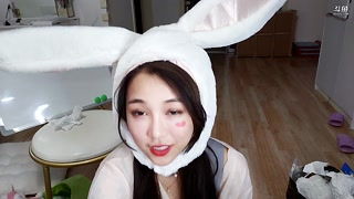 为什么斗鱼香菇年现在还在直播