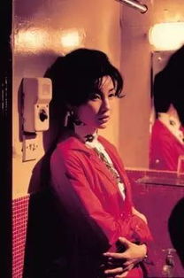 WOW里在安格罗环形山有个任务很长 最后能拿到一把