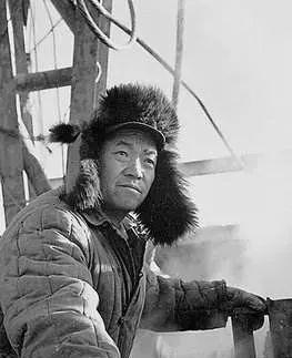 王进喜的故事50字