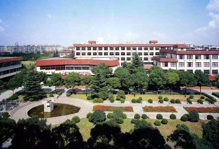 上海财经大学在哪个区