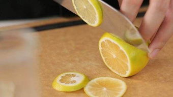 泡柠檬片喝有什么好处，泡柠檬片水温多少合适