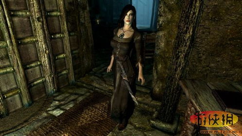 上古卷轴5中变成吸血鬼后怎么吸血？