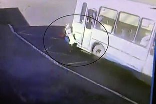 夹腿门是什么??