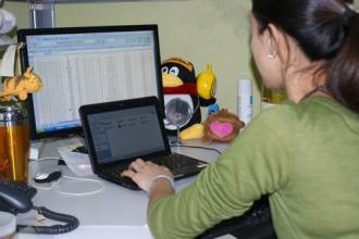 我家有电脑，上网干什么能挣钱？