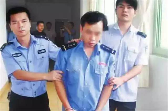 我是保安，有人打我，我可以还手吗