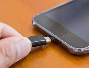 为什么手机充电充不进？