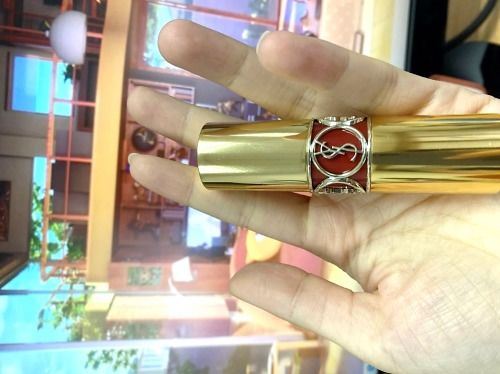 谁在唯品会上买过衣服？是正品吗?