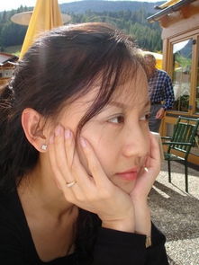 石靖是谁,到底怎么回事,她的照片哪里有?拜托各位大神