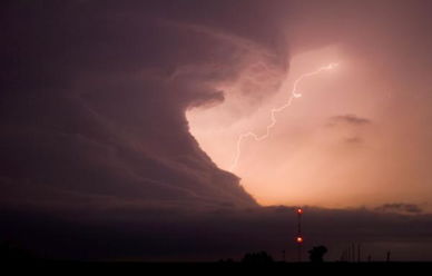 砧状云是什么样子的,砧状云是什么