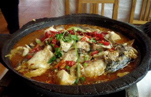 石锅鱼怎么做，石锅鱼制作方法？