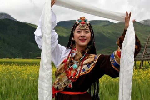 “扎西德勒，纳吉纳鲁”是什么意思？