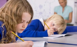 小孩子上课注意力不集中怎么解决,12岁孩子上课注意力不集中怎么办