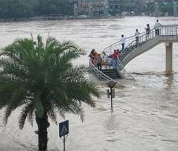 女人梦到涨大水预示着什么，男人梦到涨大水预示着什么