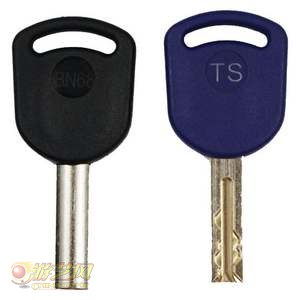 WOW里面厄运之槌的【月牙钥匙】怎么弄啊？