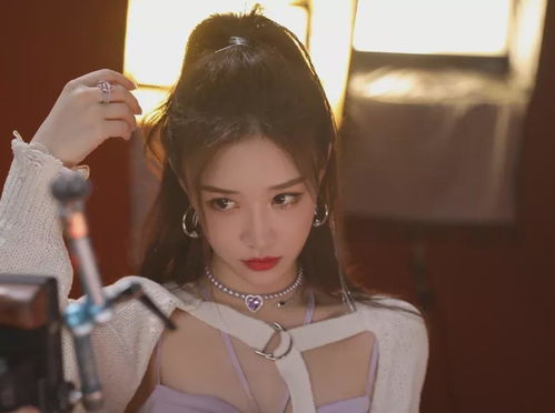 网红雪梨直播中吃火锅，你能理解她的行为吗？