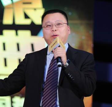 中国首富的人生！马化腾在现实中低调，却在微信朋