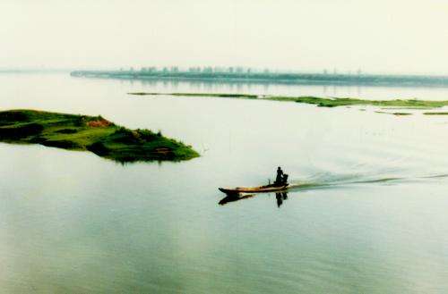 湖北湖南的湖是指哪个湖?