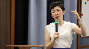 金凯戴珊 帕里斯希尔顿的关系