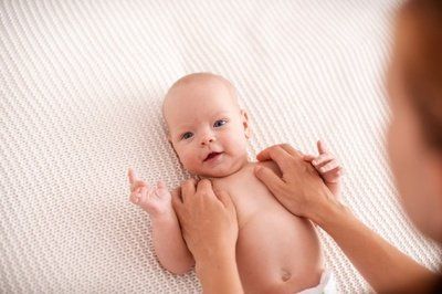 肚脐眼里的泥能抠吗