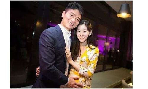 京东老板刘强东妻子是谁？