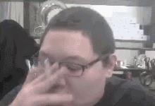 主播真会玩第23期pdd反向抽烟是和谁在开黑