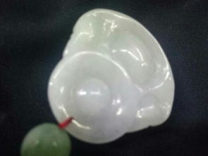 真玉和假玉在灯光下有啥区别