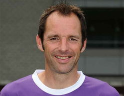 巴尔特的人物简介