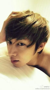 金希澈微博只关注一人,金希澈微博告别李菲儿