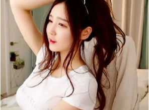 这个韩国女主播是谁？是不是朴佳琳？