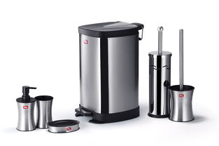 想开一家餐厅，墙上贴的食物图片、菜单、招牌和厨