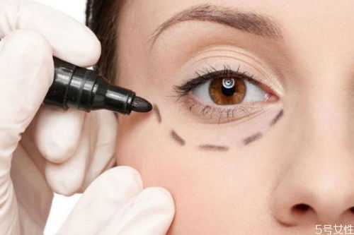 经常刮眼眶能去眼袋吗图片