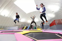 跳跃 我闭着眼是什么歌 好像是 蔡依林