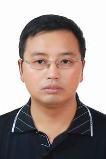 猎狐中赵海清在美国穿的夹克是什么品牌？