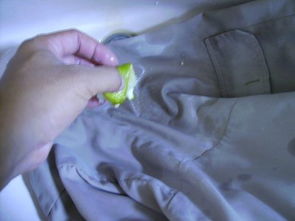 如何去除衣服油渍