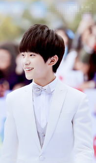 易烊千玺个人资料身高是什么？