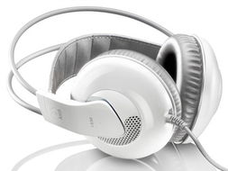 不能接受的结局，akg怎么被美国的公司收购了。这个